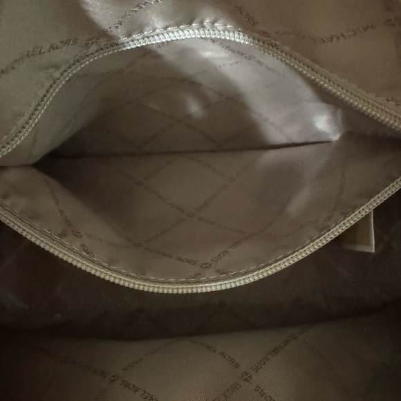 Michael Kors Merlot Patterned Satchel w/Umbrella - Picture 9 of 10